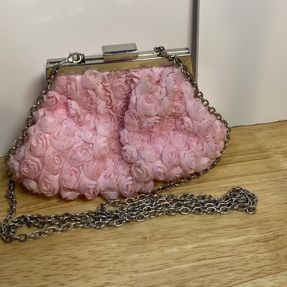 Vintage Pretty Delicate RSVP Pink Rose Flower Design Crossbody Purse - Picture 4 of 4